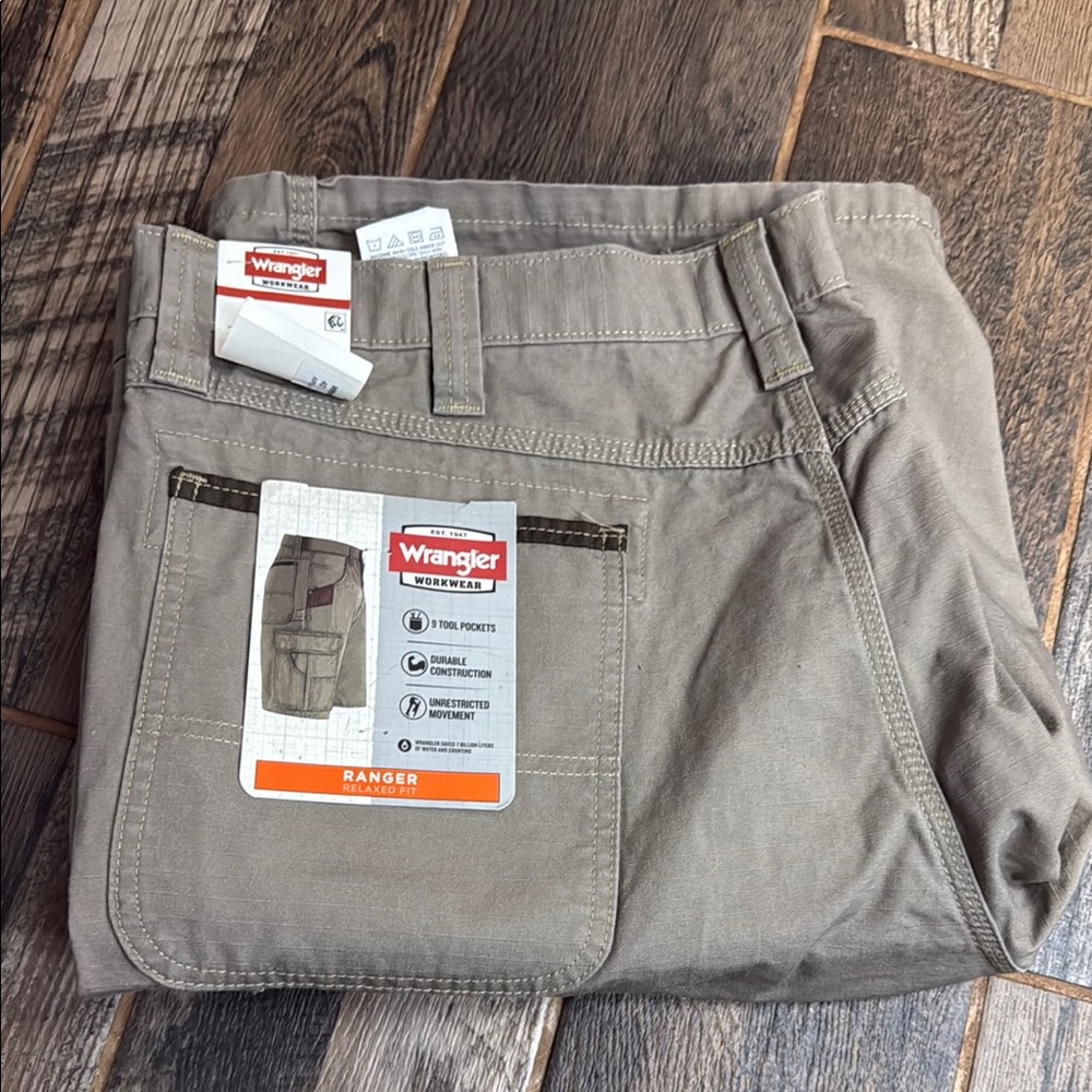 Wrangler Tan Cargo Pants Durable Cotton Utility